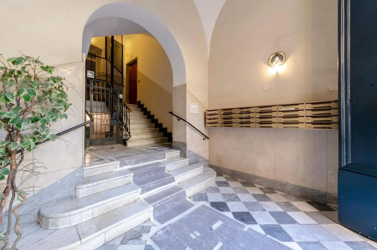 Joivy Colorful Apt For 6, 5 Mins From Piazza Corvetto Apartment Genoa