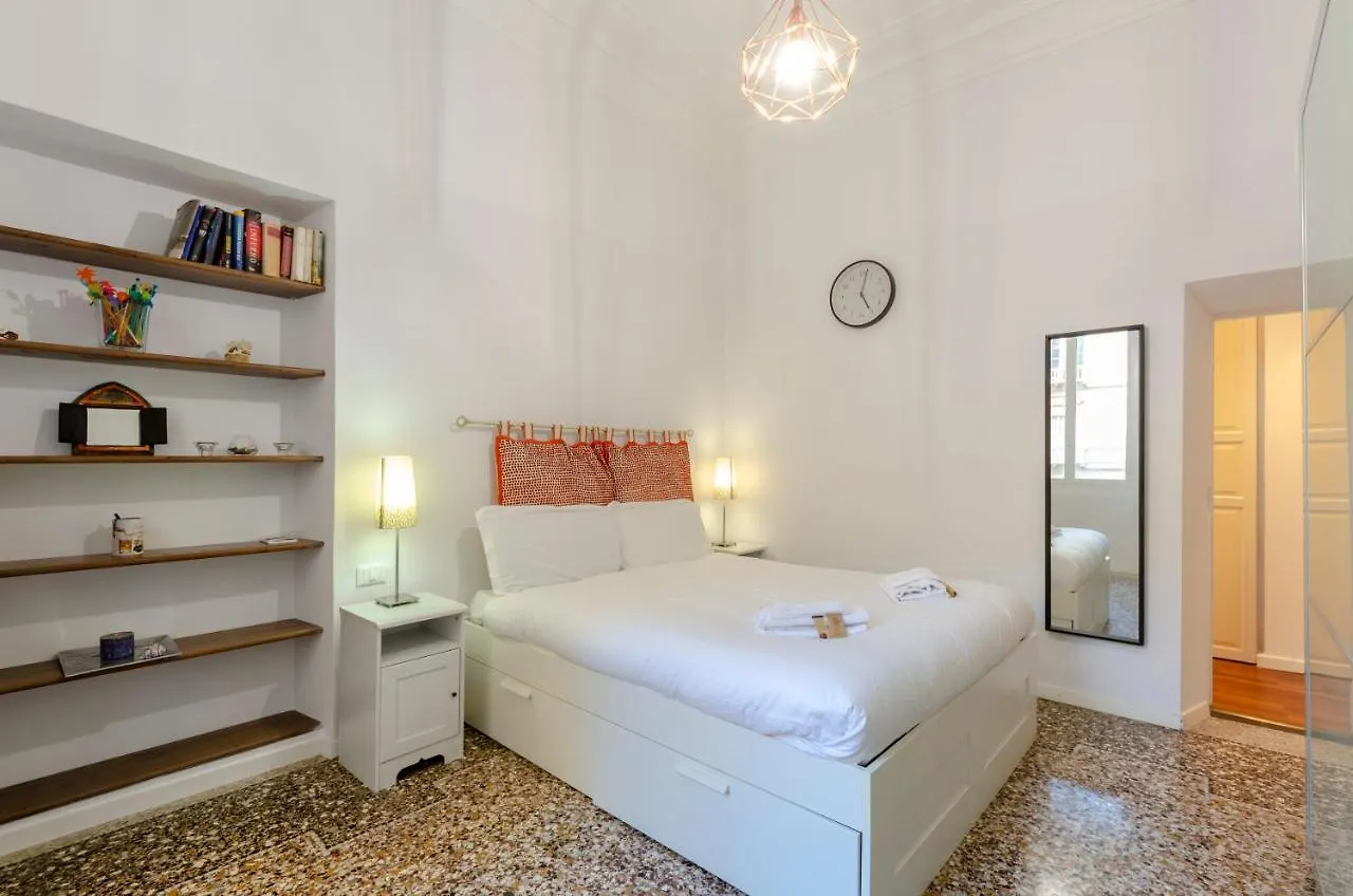 Joivy Colorful Apt For 6, 5 Mins From Piazza Corvetto Apartment Genoa