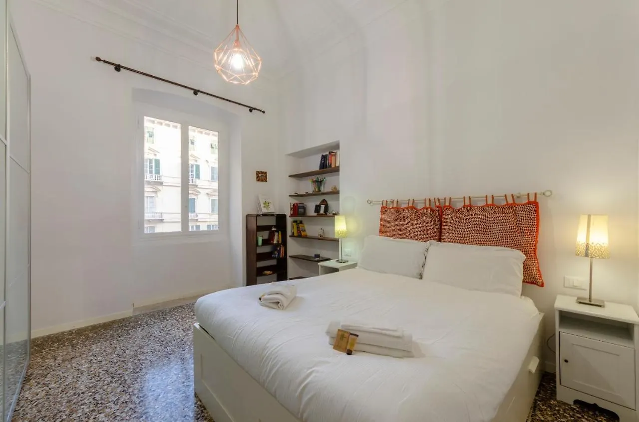 Joivy Colorful Apt For 6, 5 Mins From Piazza Corvetto Apartment Genoa
